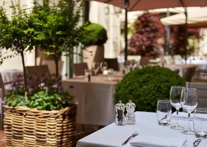 Regina Louvre Hotel 5*