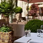 Regina Louvre Hotel 5*
