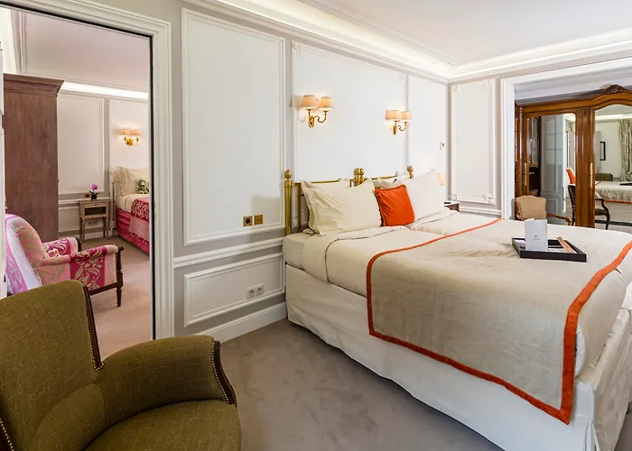 מלון Regina Louvre 5*