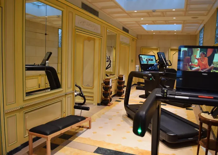 מלון Regina Louvre 5*