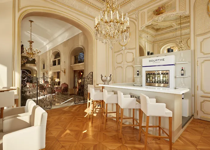 Regina Louvre מלון 5*