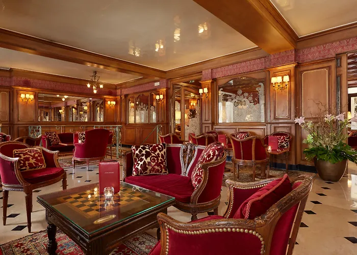 Regina Louvre מלון 5*
