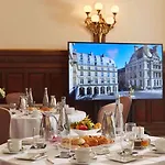 Regina Louvre Szálloda