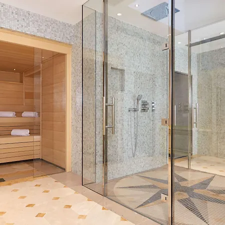 Regina Louvre 5*