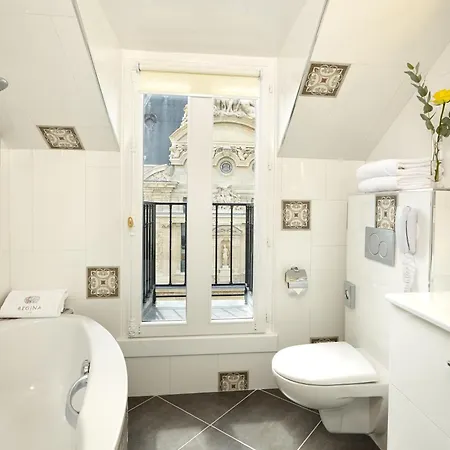 מלון Regina Louvre 5*