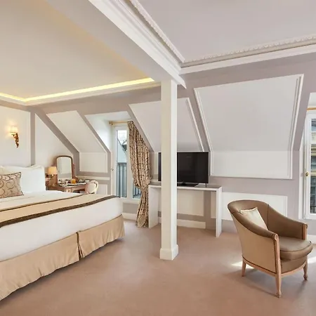 Regina Louvre Hotel 5*