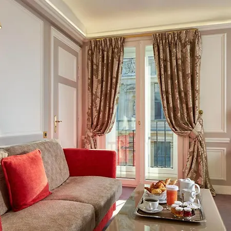 Regina Louvre Hotel 5*