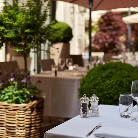 Regina Louvre Hotel 5*