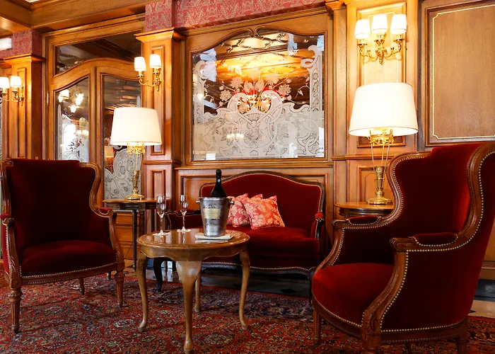 Отель Regina Louvre Париж