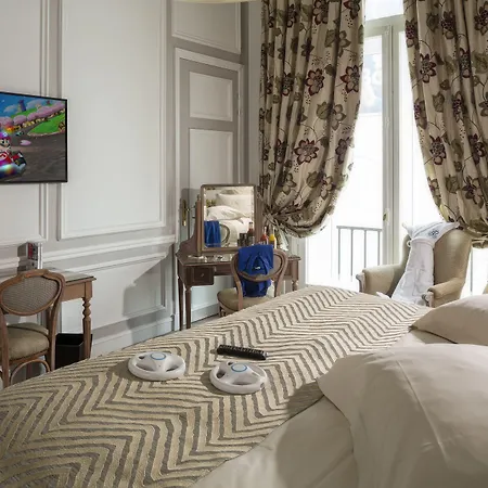 Regina Louvre Hotel 5*