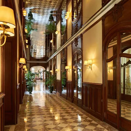 Отель Regina Louvre 5*