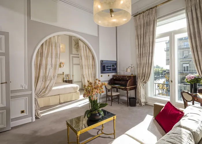 Regina Louvre Hotel 5*