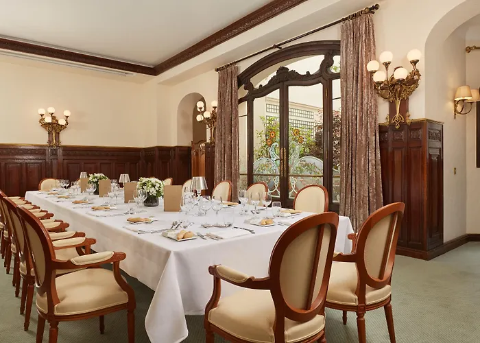 Regina Louvre Hotel 5*